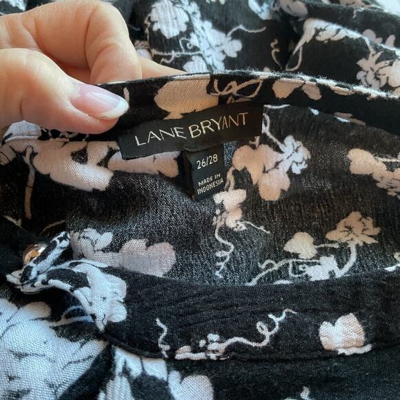 Lane Bryant Black & White Flowy Long Sleeve W/Keyhole v Neckline Plus 26/28 - Picture 5 of 8